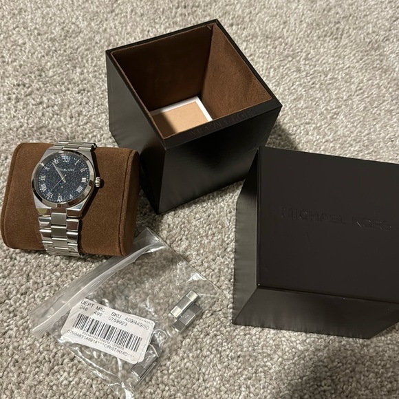 Michael Kors watch - Picture 2 of 3